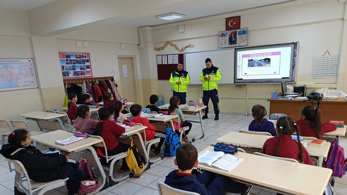 Okulumuzda Trafik Eğitimi Gerçekleştirildi.